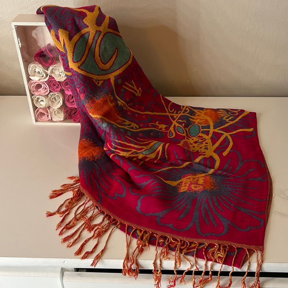 Cute flower printed scarf